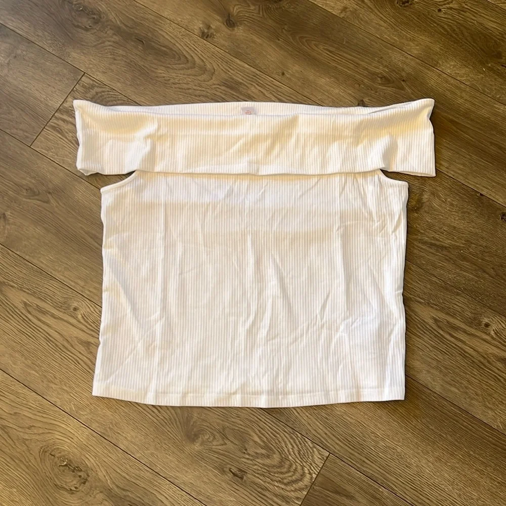 Plus size white Old Navy off-shoulder top - Picture 2 of 7